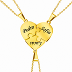 Colar dourado com pingente de coração formado por peças de quebra-cabeça com os nomes Pedro, Sofia e Lucas gravados