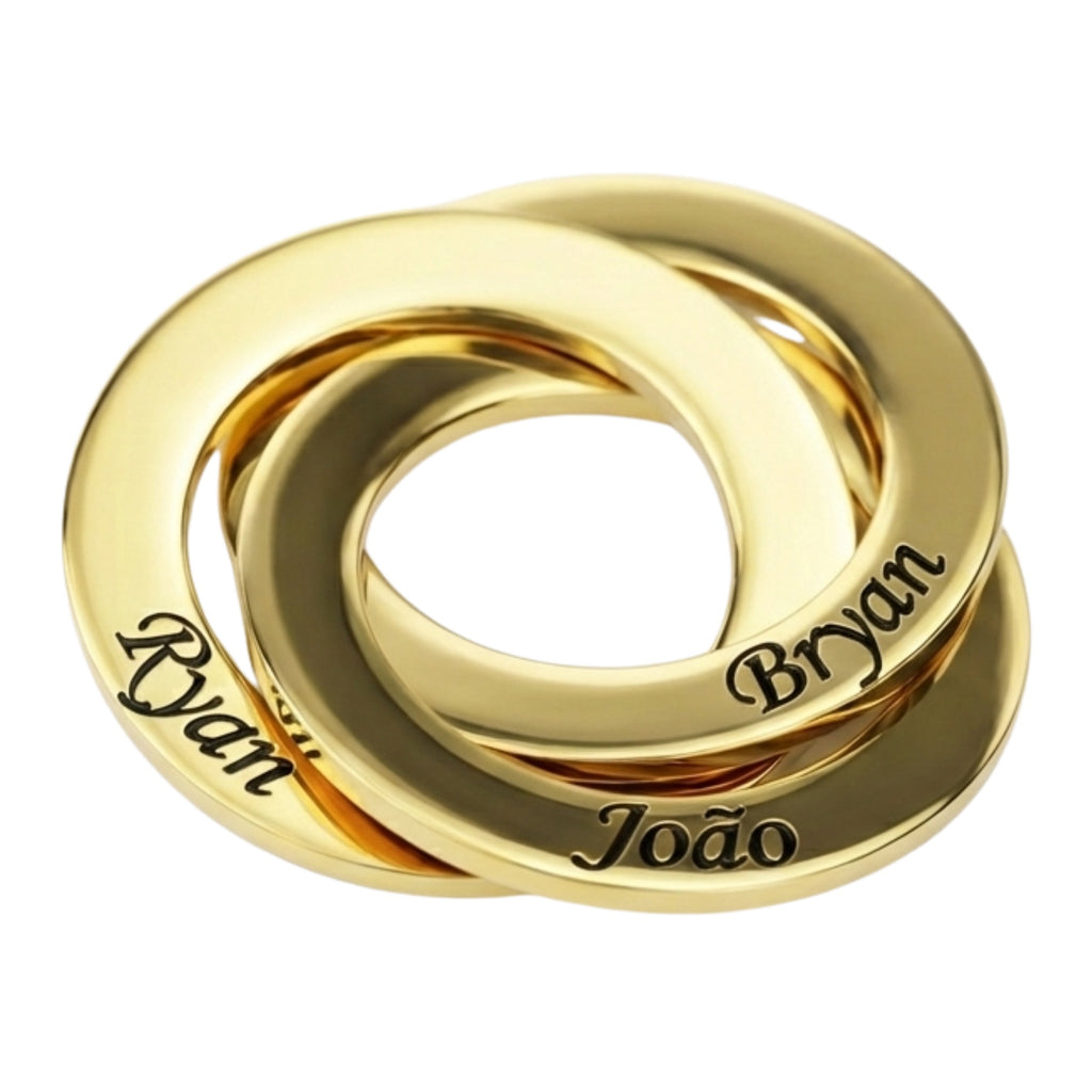 Pingente Colar Espiral dourado com três anéis personalizados com nomes gravados.