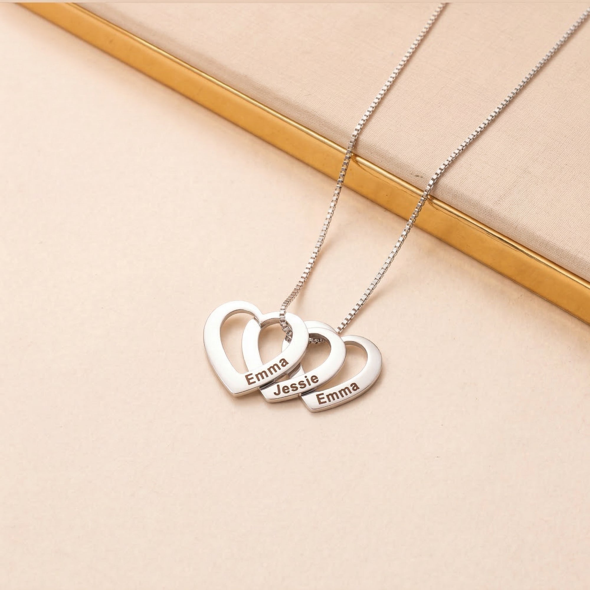 Colar_Personalizado_de_Prata_-_Pingente_de_coracao_Joia_com_Nome_Acessorio_Exclusivo