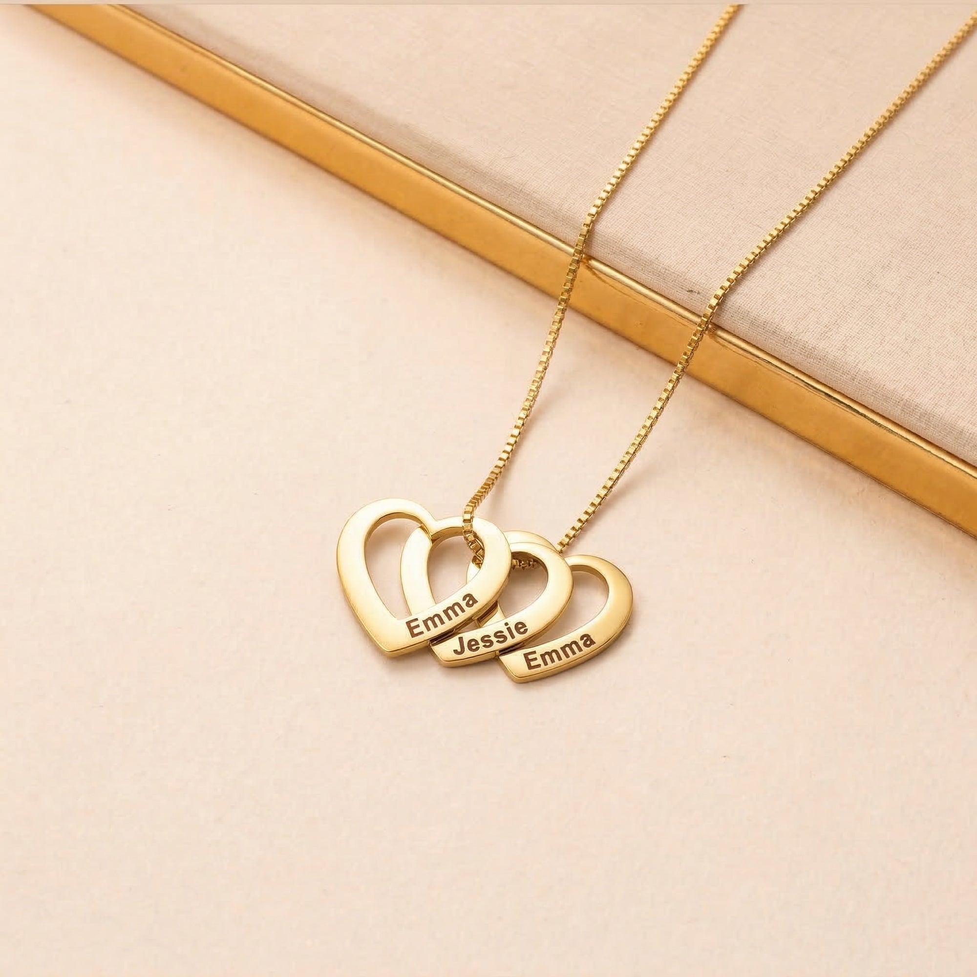 Colar_Personalizado_de_Prata_-_Pingente_de_coracao_em_ouro_Joia_com_Nome_Acessorio_Exclusivo