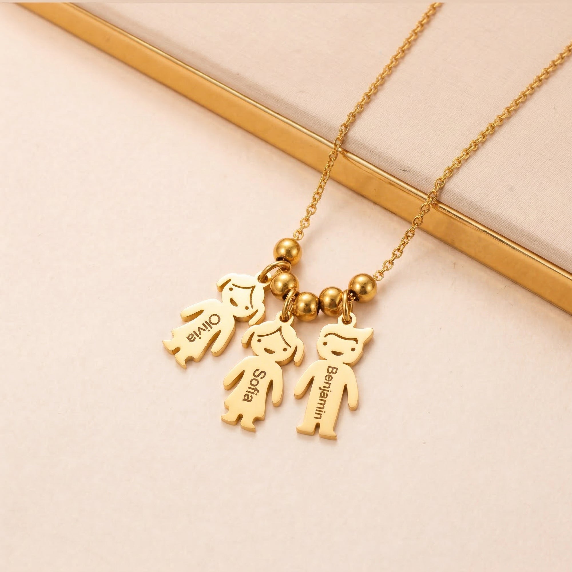 Colar_com_Pingentes_de_Familia_-_Joia_Personalizada_com_Nomes_Presentes_para_Maes_e_Pais