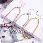 pulseiras flexíveis personalizadas com pingentes de coração nas cores dourado, prateado e rosé